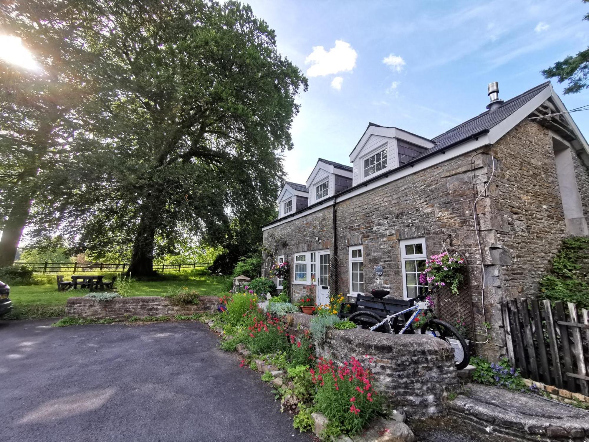 Swansea Valley Holiday Cottages Cilybebyll Eksteriør billede