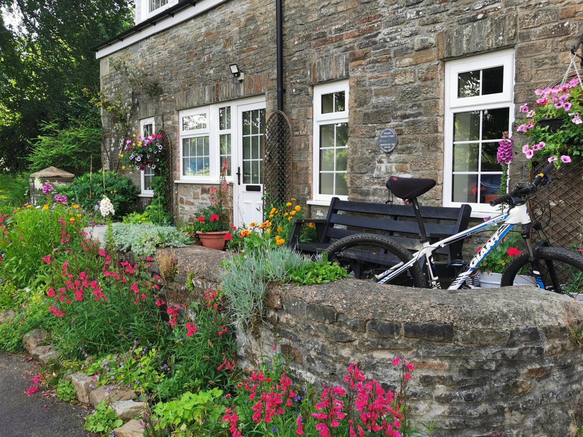 Swansea Valley Holiday Cottages Cilybebyll Eksteriør billede