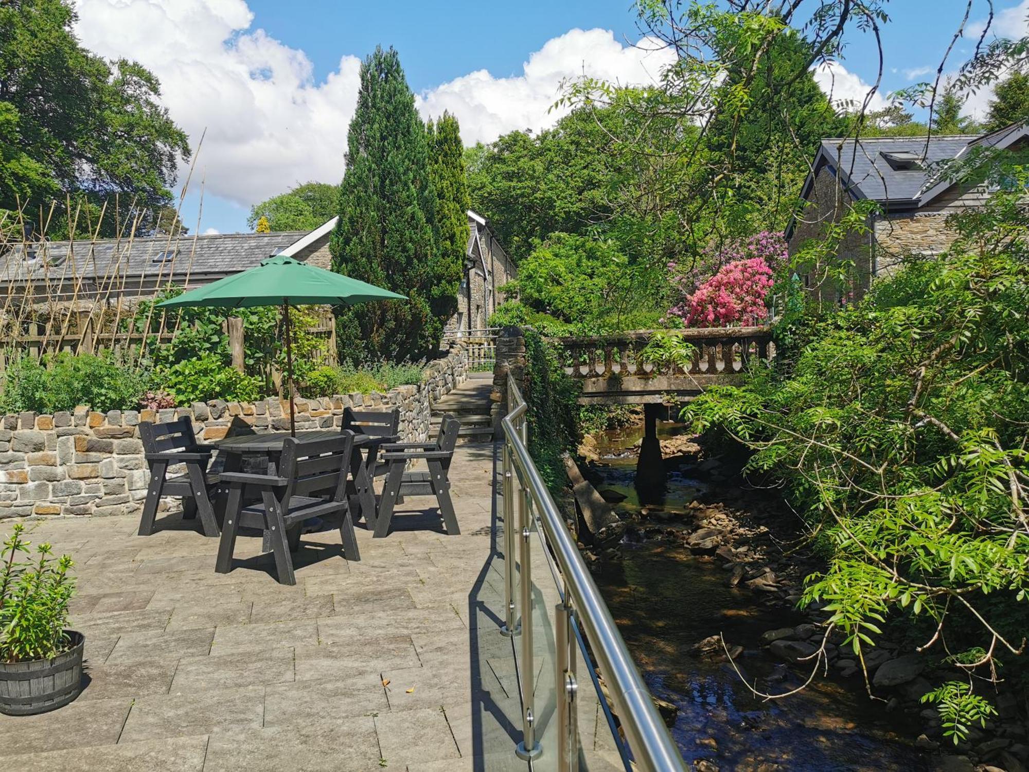 Swansea Valley Holiday Cottages Cilybebyll Eksteriør billede